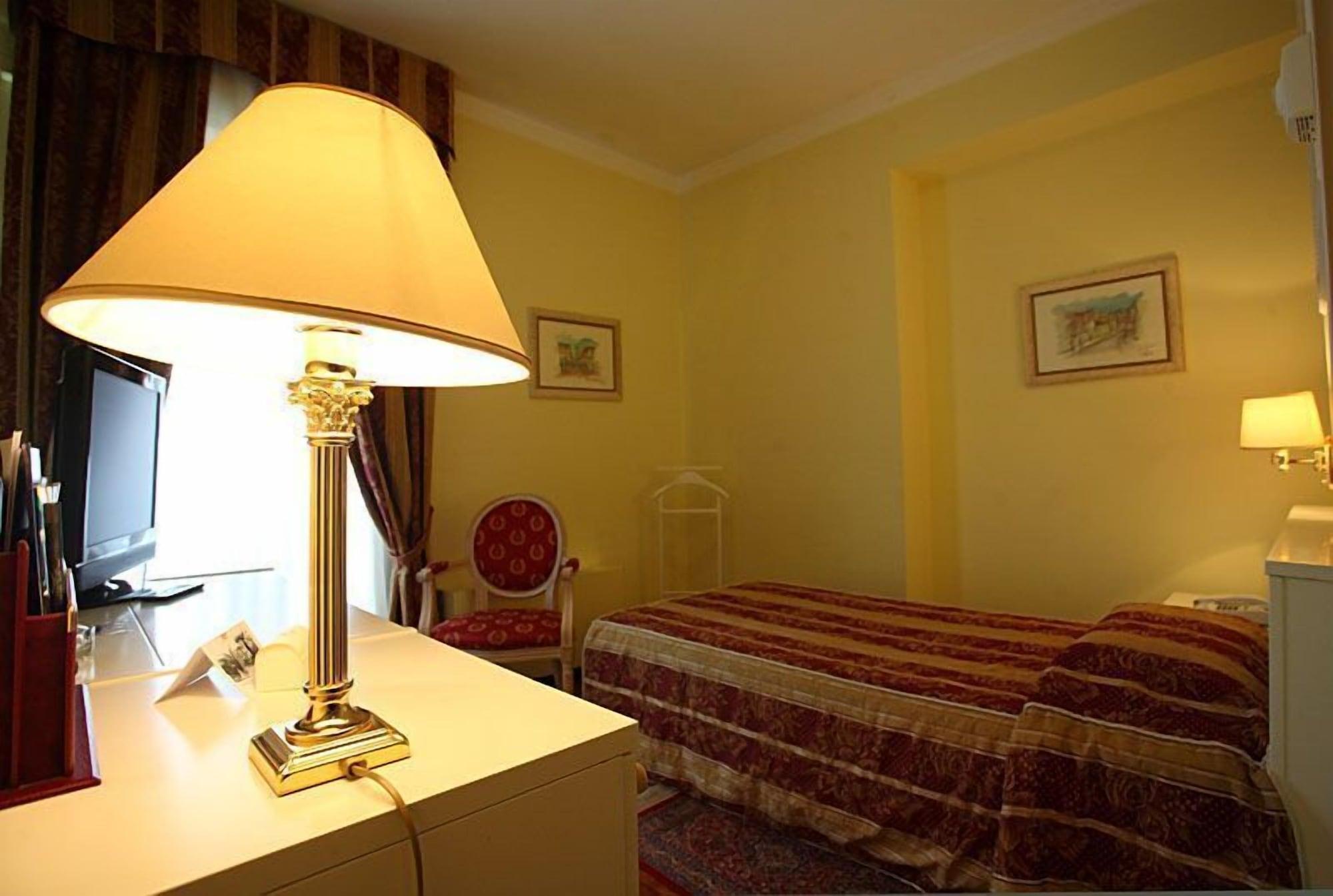 Hotel Palace Catanzaro Esterno foto